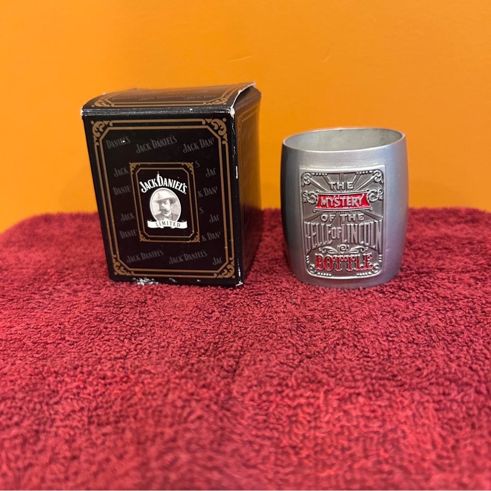 Jack Daniels Silver Mystery Shot Glass‎